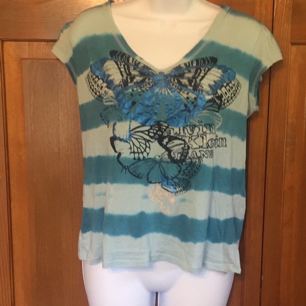 Super Cute Calvin Klein Jeans T-shirt